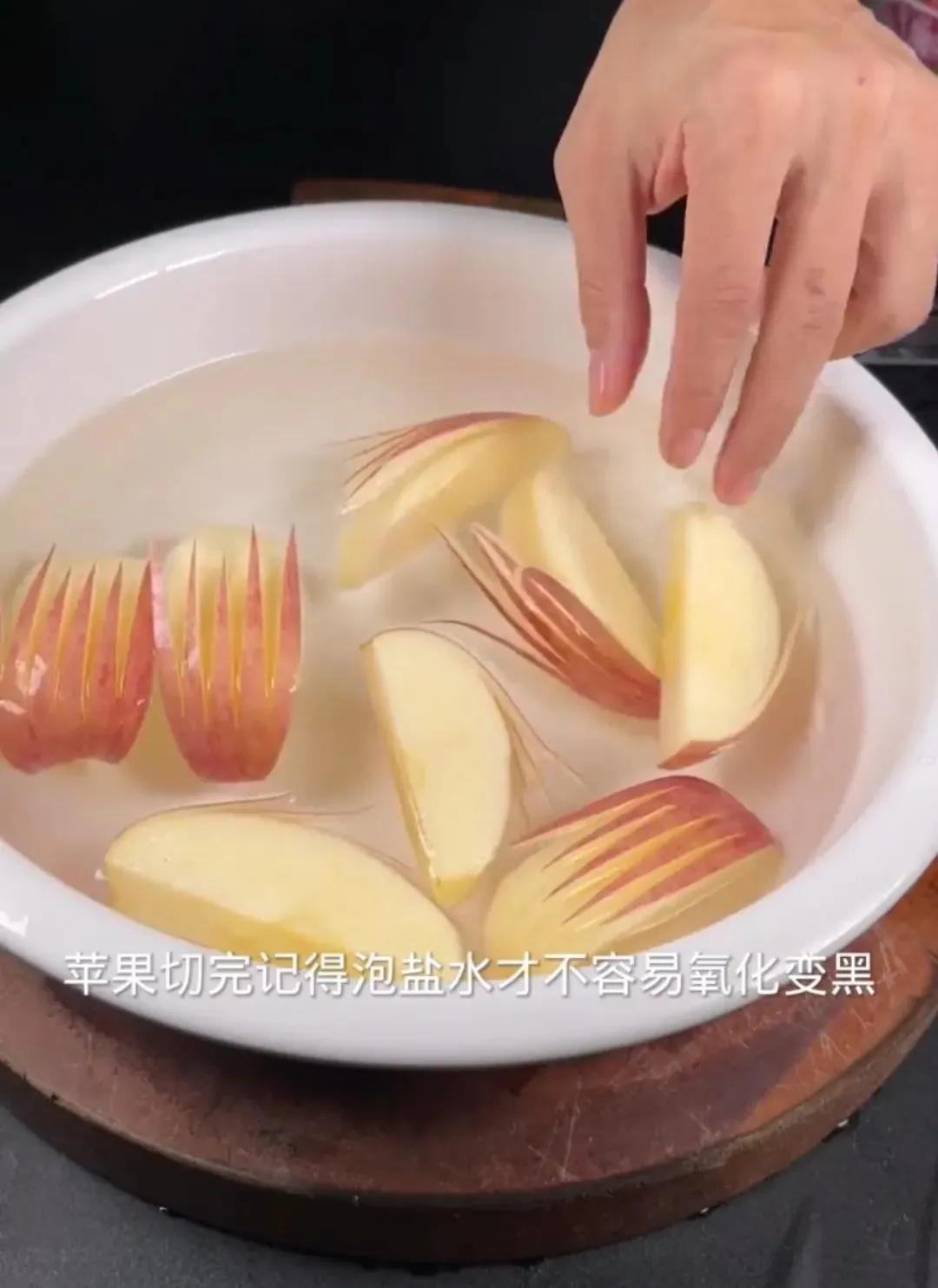 如何做水果拼盘，好看的水果拼盘及做法（在家招待客人也要会做的水果拼盘）