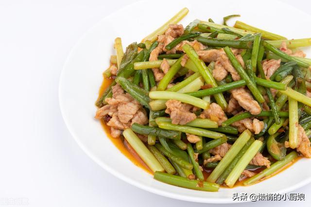 蒜苗炒肉的简单做法，蒜苗炒肉最简单的做法（只需要十分钟就能搞定）