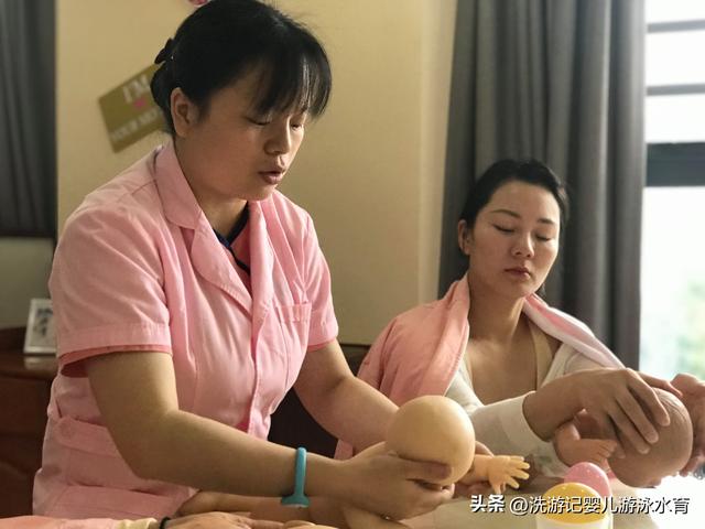 如何开家婴幼儿店，想开个母婴店初学者怎么入手（开婴儿游泳馆母婴店月子中心保健院设备清单）