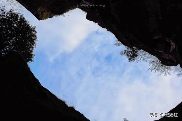 风蚀蘑菇地貌简介，风蚀蘑菇什么地貌（一个旅行者对“网红打卡地成夺命险地”的思考）