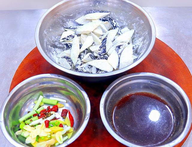 怎样做烧茄子、烧茄子的做法，烧茄子的做法 烧茄子怎么做（茄子的5种素烧做法）