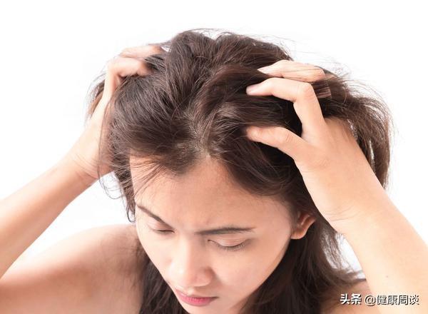 头发总是出油是怎么回事，头发总是出油是怎么回事男人（这4方面原因，都不要无视）
