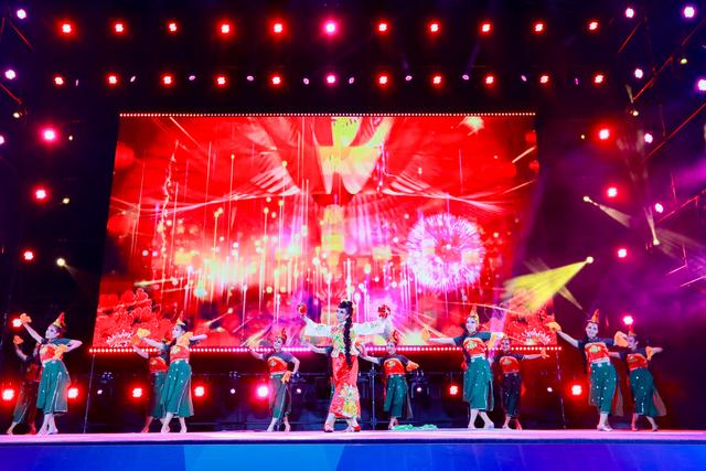 长鼓舞是哪个民族的舞蹈，长鼓舞是中国少数民族的传统舞蹈（文艺演出亮相精彩夜吉林）