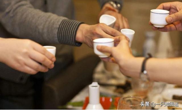 给长辈的敬酒词接地气，敬长辈的祝酒词简单接地气（牢记3句“敬酒话”）