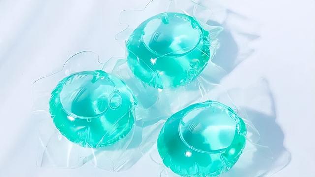 柔顺剂和洗衣液的区别，柔顺剂当成洗衣液了怎么办（洗衣凝珠是不是“智商税”）