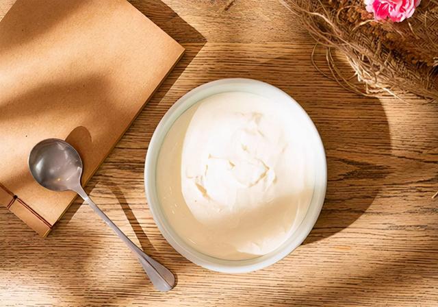 狗拉血是怎么回事，小狗拉血是怎么回事（狗狗拉稀拉血是什么原因）