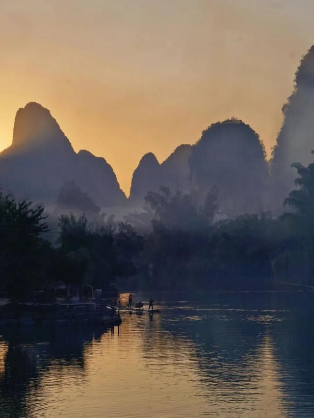 漓江景区和阳朔漓江有什么区别，桂林阳朔和漓江是一个地方吗（为什么总能统一国内外游客审美……）