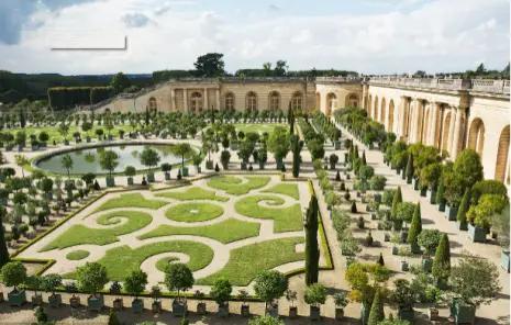 凡尔赛宫在什么地方，聊聊法国的凡尔赛宫（凡尔赛宫是哪儿的）