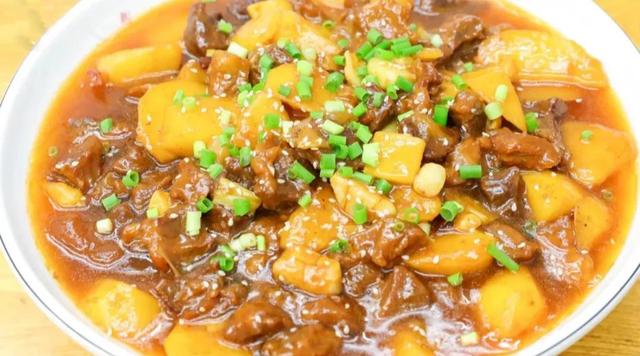 海带花生排骨可以一起煲汤吗，排骨花生海带可以一起熬汤吗（这5种蔬菜最滋补）