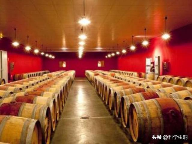 82年的拉菲多少钱一瓶，82年拉菲历年价格（卖出天价的“82年拉菲”）