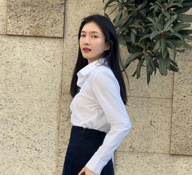 江疏影结婚了吗，江疏影感情经历回顾（胡歌历任绯闻女友近况）