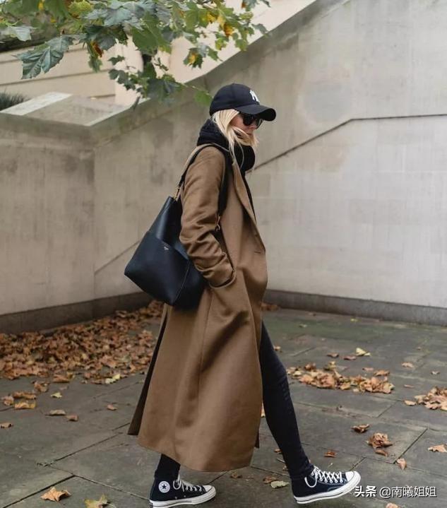 头大脸大适合戴什么帽子，脸大女性适合戴什么帽子（为何你戴“帽子”显脸大还不好看）