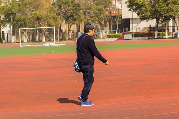 长期拉羊屎便的危害，大便一粒一粒像“羊粪球”