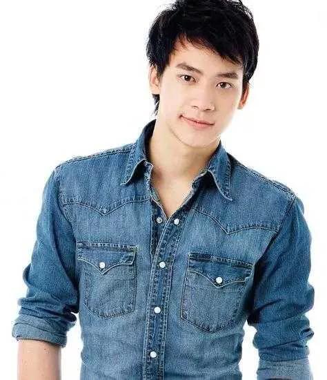 爱在旅途男主角，爱在旅途的男主角是谁他拍过哪些戏（泰剧男主~）