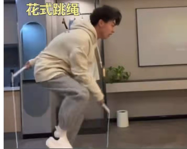 四川传媒学院是一本还是二本，四川传媒学院是几本大学（学生花式跳绳像吃炫迈）