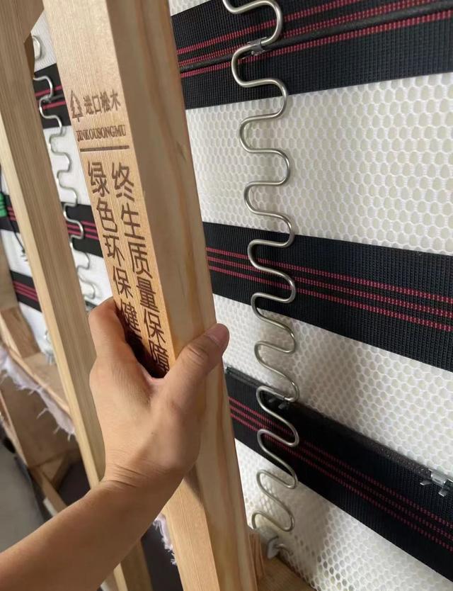 复合板材有哪些特点，复合板材有多少种（一篇长文告诉你“沙发”的选购指南）