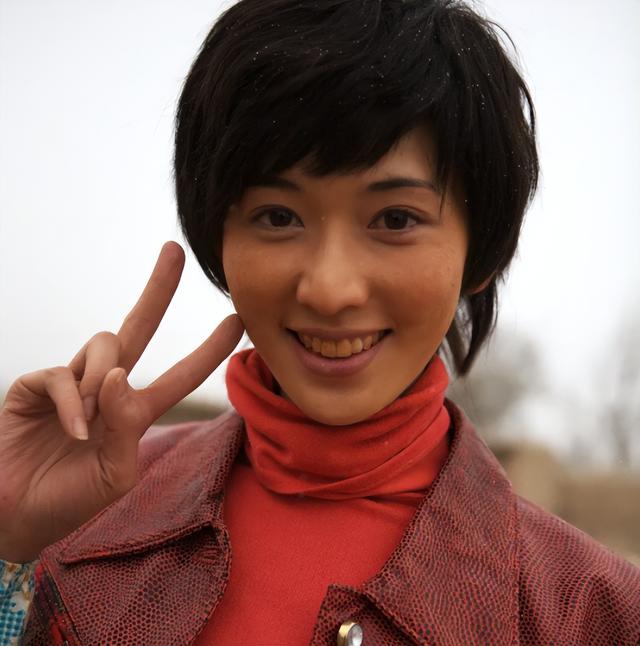 盘龙卧虎高山顶的演员，盘龙卧虎高山顶的演员是谁（把汤唯和蒋勤勤等女星放在一起）