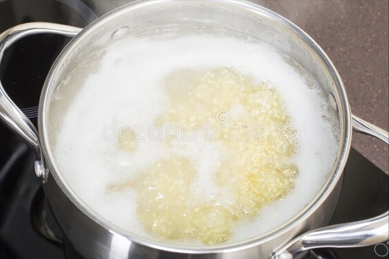 小米粥煮15分钟熟了吗，小米粥煮几分钟就熟了（别再直接加水下锅）