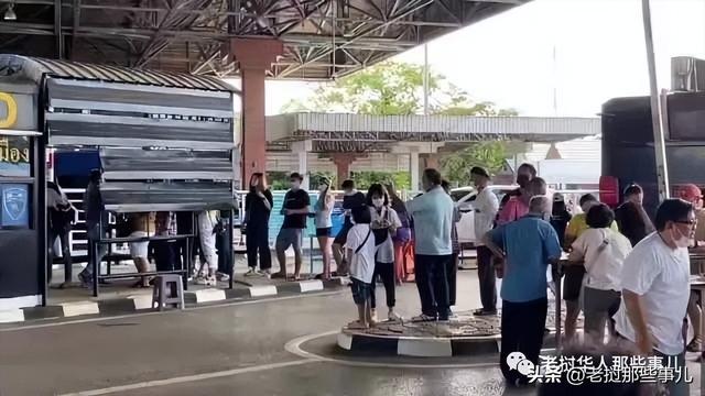 老挝的琅勃拉邦风情，到底有多狼狈和尴尬