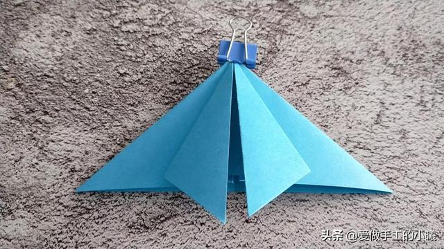 纸火箭的制作方法，简易纸火箭的做法（儿童趣味手工，火箭折纸教程）