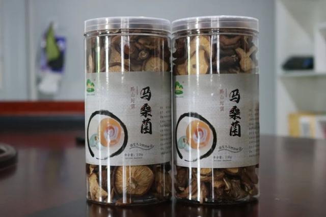 冬菇是什么，冬菇和香菇的区别（长在“毒树”上的香菇）