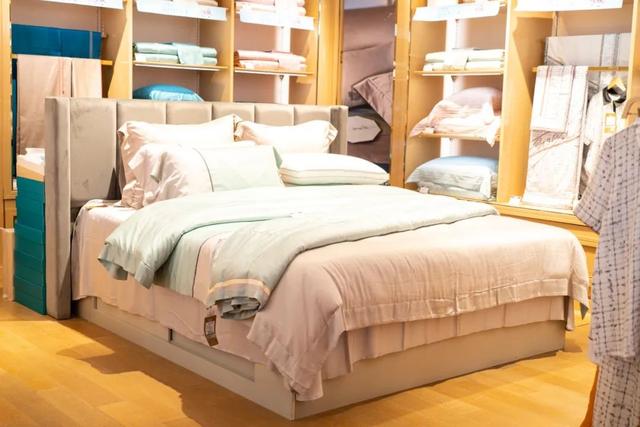 暇步士女鞋价格表，暇步士女鞋价格表和图片（贵友给你夏日不宅家的理由）