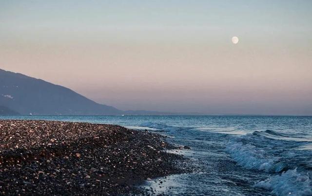 比喻句大山像什么，大山像什么的比喻句怎么写三年级（小测一下，你是什么水）