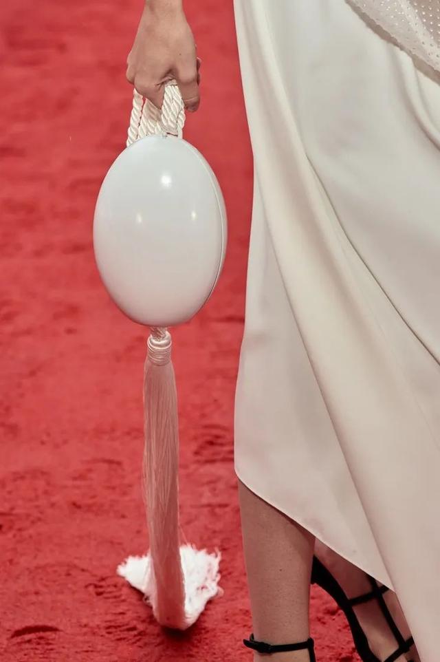 element是什么牌子，ELEMENT是啥牌子的电视（95岁的FERRAGAMO）