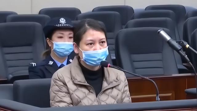 湖北高中老师被指猥亵，湖北高校老师不当言论（两名中学教师被指当街猥亵女子）