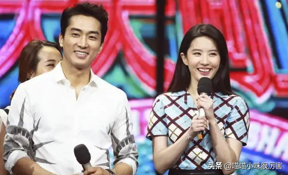 刘亦菲继父，刘亦菲继父命理分析及预测（幸运的刘亦菲：出道就演女主）