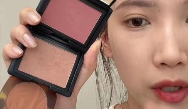 腮红的正确打法，7种脸型的腮红打法（别人画腮红氛围感满满）
