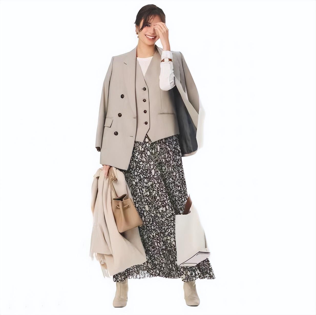 穿裙子里边穿啥,女生穿裙子里面要穿什么(优雅女人穿“半裙”) 穿裙子里边穿啥,女生穿裙子里面要穿什么(优雅女人穿“半裙”)