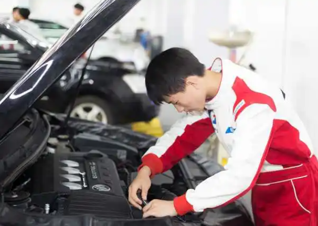 技校可以学什么，去技校学什么好（技校生选专业太重要了）