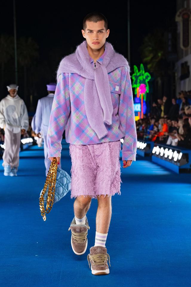 r是什么牌子衣服，r是什么意思（<Dior>洛杉矶2023年春季男装胶囊系列）