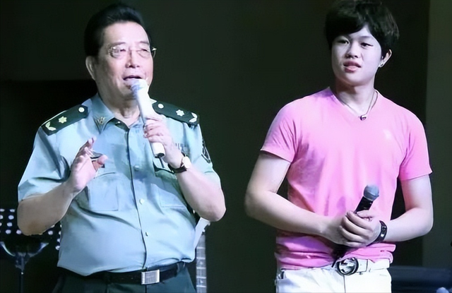 李天一的父亲是谁，李天一父亲（会让82岁的老父亲省心）