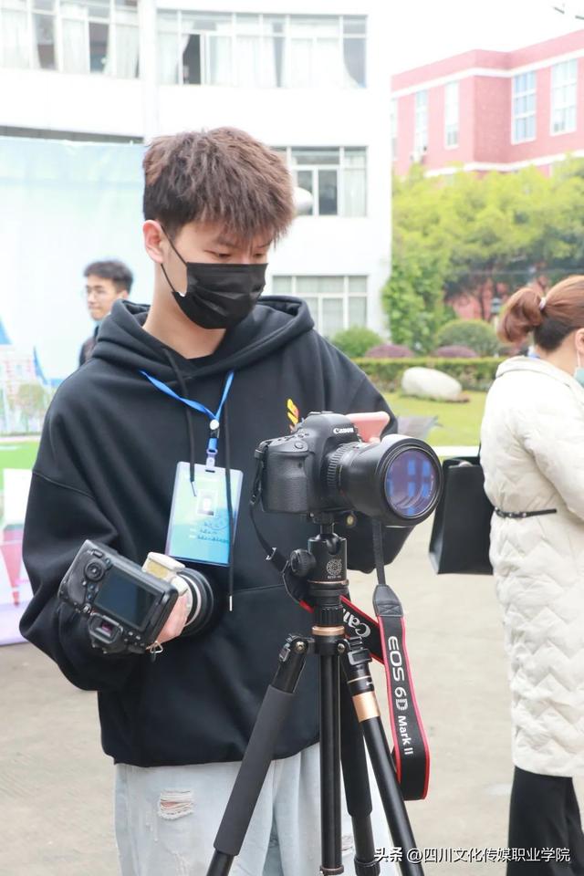 快乐星球第三部的简介，快乐星球第三部片尾（在文传什么是快乐星球）