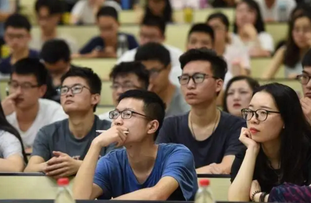 文科好还是理科好，上高中了选文科好还是选理科好（别等毕业之后再懊悔）