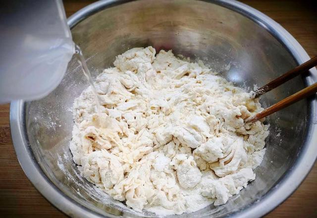 怎样做拉面的小技巧，内行人：记得多加一种料