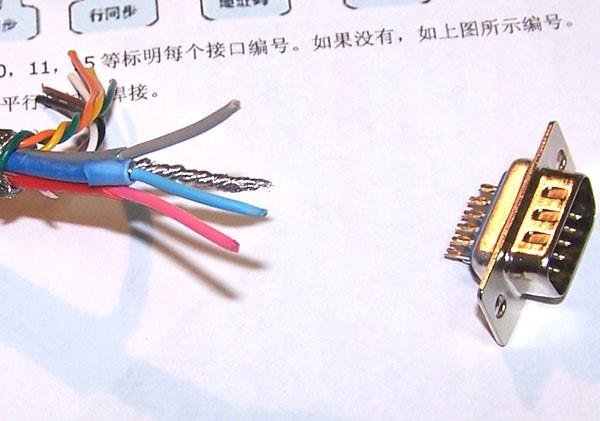 vga线怎么接，VGA线的焊接方法（VGA连接线接口定义及引线焊接教程）