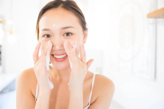 欧莱雅葡萄籽系列适合什么年龄，欧莱雅葡萄籽系列适合什么肤质（适合夏天的4款“保湿面霜”）