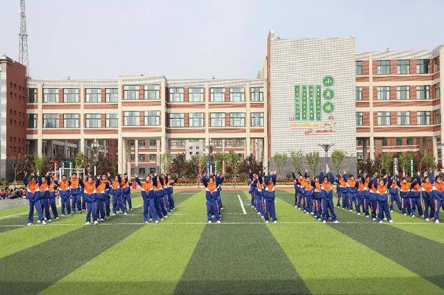 中学生广播体操舞动青春，第三套中学生广播体操《舞动青春》的做法（展现风貌—濮阳市第十中学“舞动青春”广播操比赛）