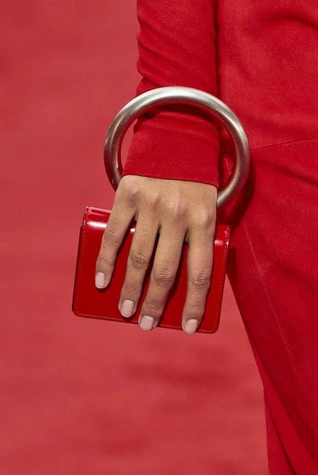 element是什么牌子，ELEMENT是啥牌子的电视（95岁的FERRAGAMO）