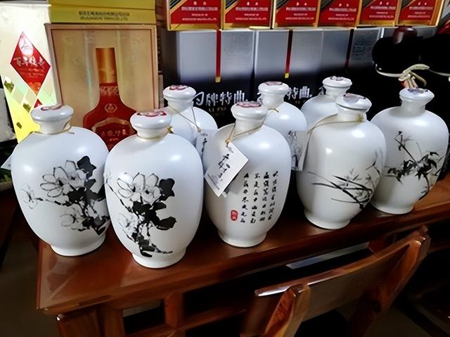 中秋节送领导什么好，中秋节送什么给领导比较好（中秋送领导长辈合适）