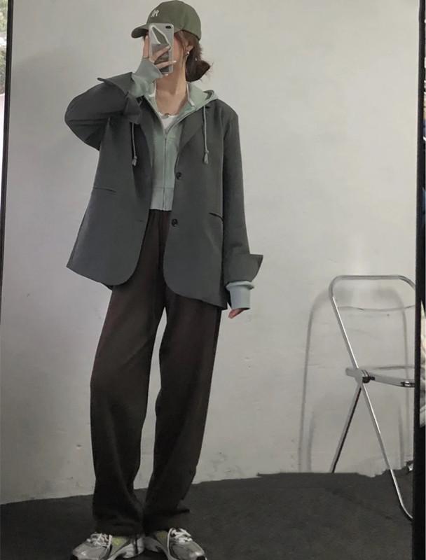 冬季卫衣怎么叠穿出层次感，卫衣混搭叠穿（冬天流行一种穿法）