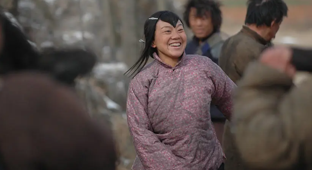 盘龙卧虎高山顶的演员，盘龙卧虎高山顶的演员是谁（把汤唯和蒋勤勤等女星放在一起）