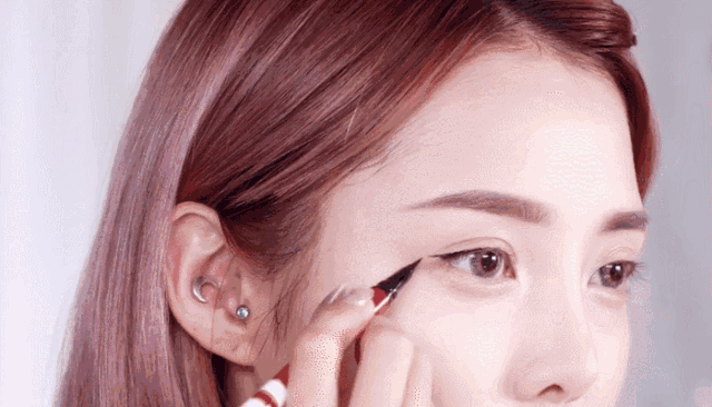 上妆前的步骤有哪些，妆前是什么步骤（新手必看的保姆级化妆教程）