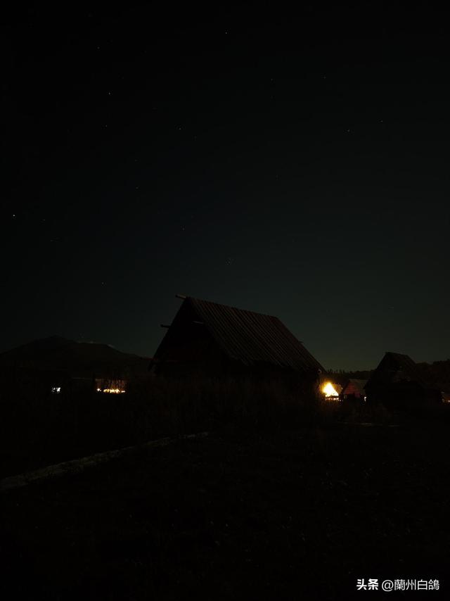 如何用手机拍星空，怎样用手机拍出漂亮的星空照（手机摄影教程丨普通人怎么用手机拍出好看的星空）