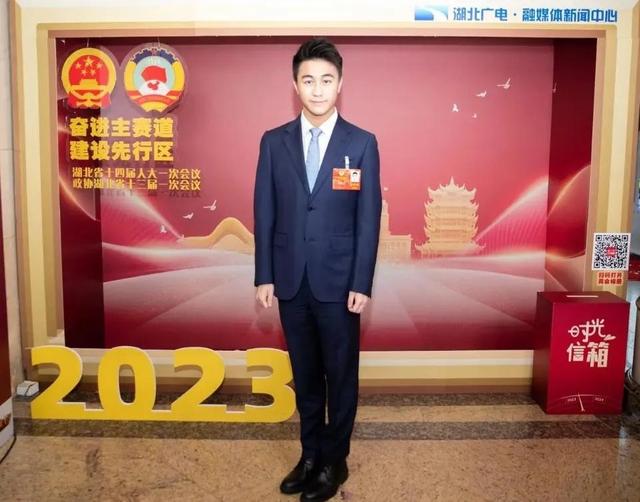 何猷君怎么认识奚梦瑶，奚梦瑶怎样认识何猷君（盘点赌王之子的感情史）