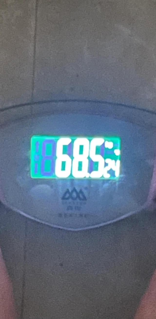 一个月瘦多少斤正常，减肥一月瘦多少斤算正常（一个月减掉15斤的真实经历）