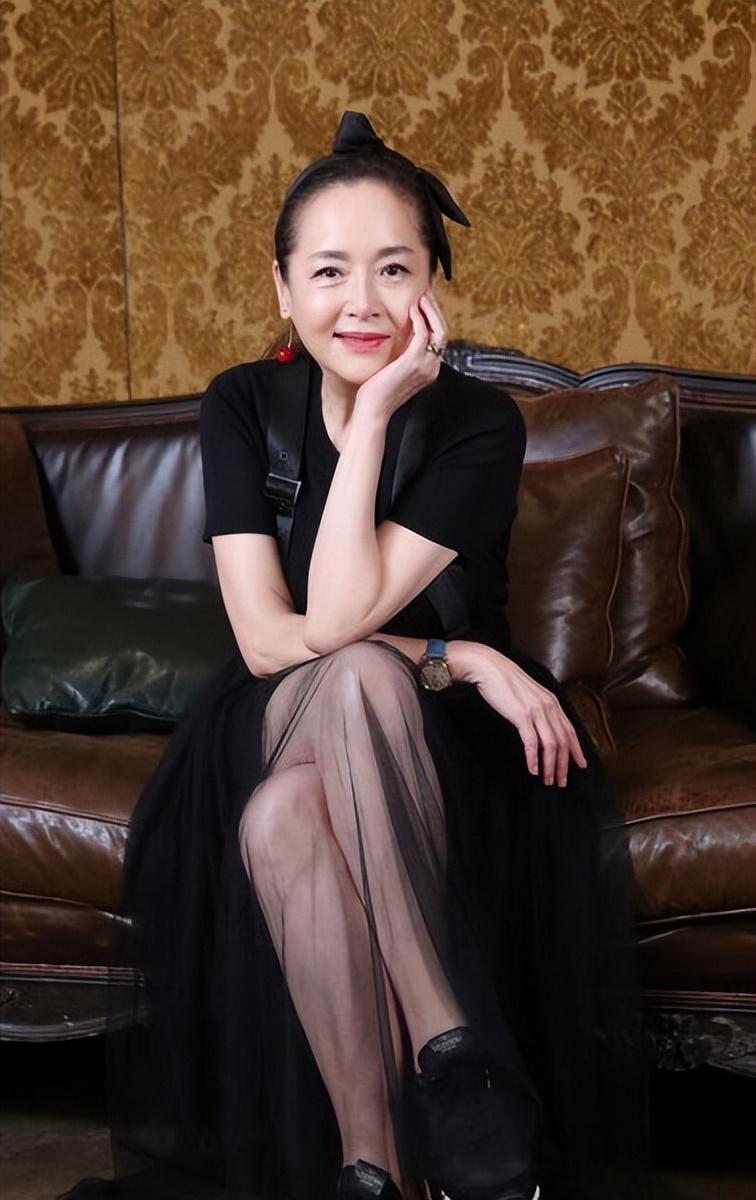 "洛阳女婿"万梓良:与恬妮离婚26年,如今两人命运差异大